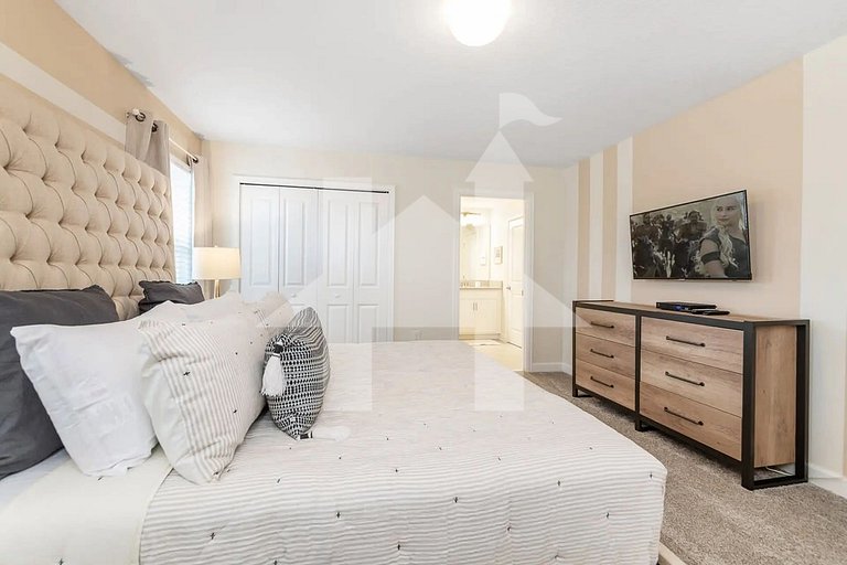Vacation Home Near Disney, 4 bedrooms