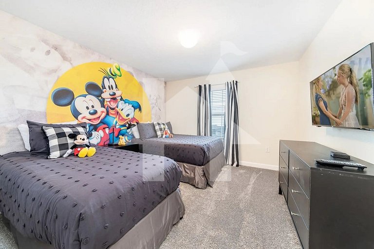Vacation Home Near Disney, 4 bedrooms