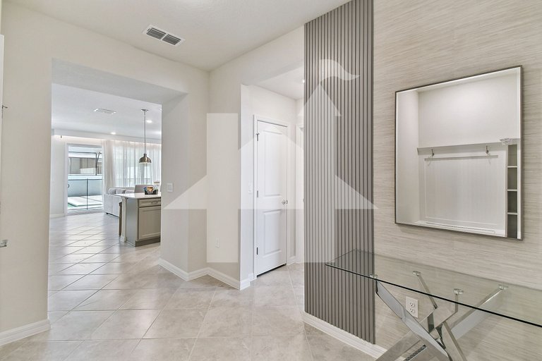 Vacation Home Near Disney, 5 bedrooms