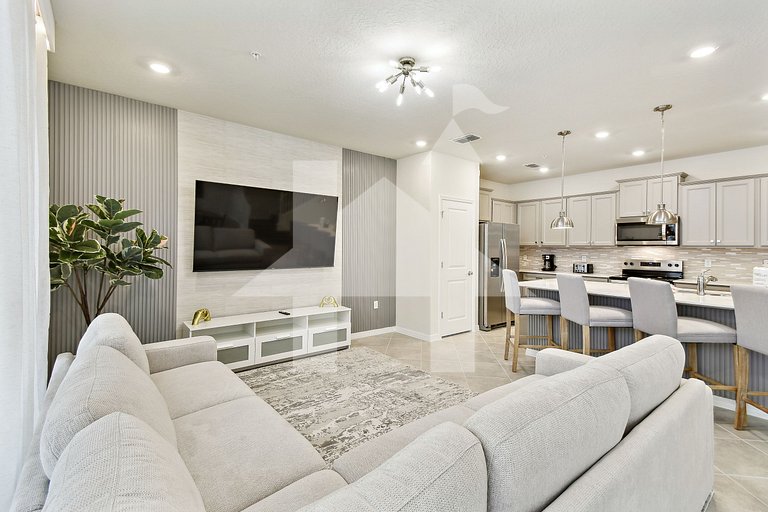 Vacation Home Near Disney, 5 bedrooms