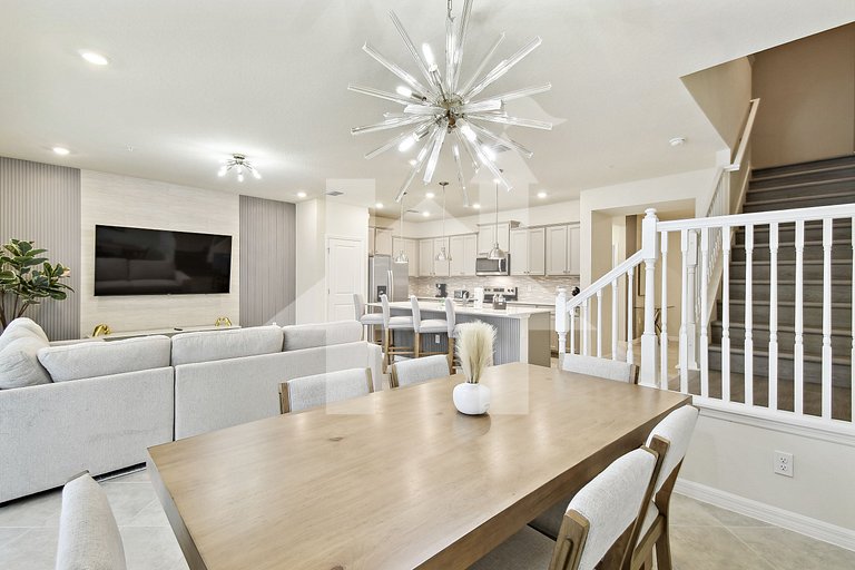 Vacation Home Near Disney, 5 bedrooms