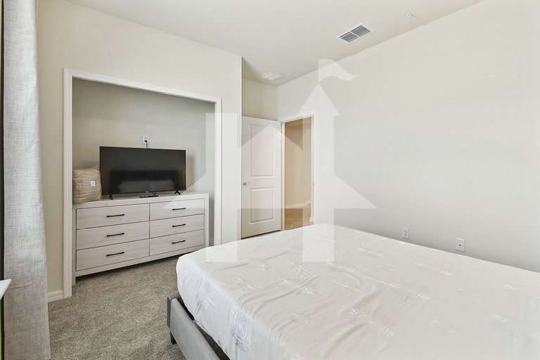 Vacation Home Near Disney, 5 bedrooms