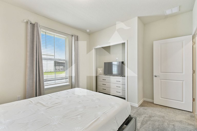 Vacation Home Near Disney, 5 bedrooms