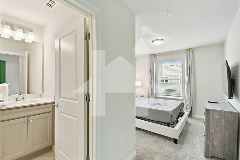 Vacation Home Near Disney, 5 bedrooms