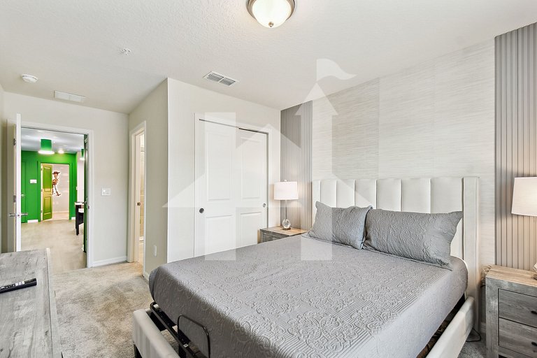 Vacation Home Near Disney, 5 bedrooms