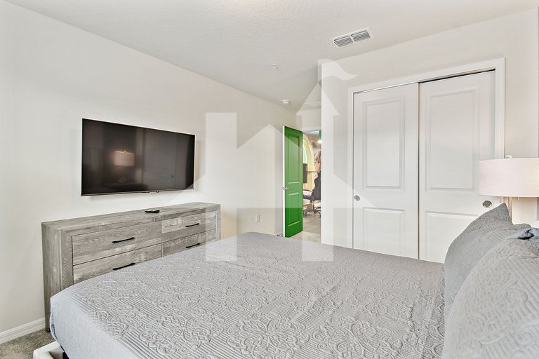 Vacation Home Near Disney, 5 bedrooms