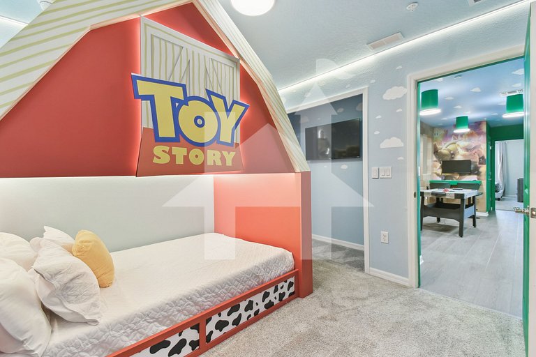 Vacation Home Near Disney, 5 bedrooms