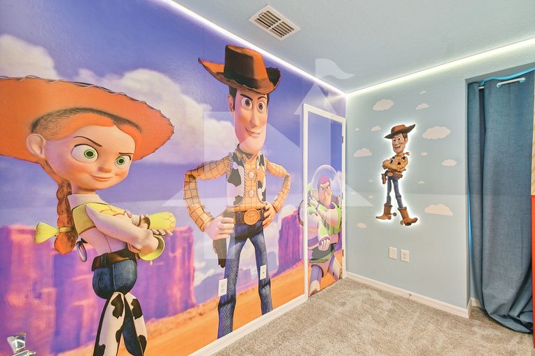 Vacation Home Near Disney, 5 bedrooms