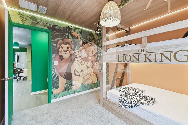 Vacation Home Near Disney, 5 bedrooms