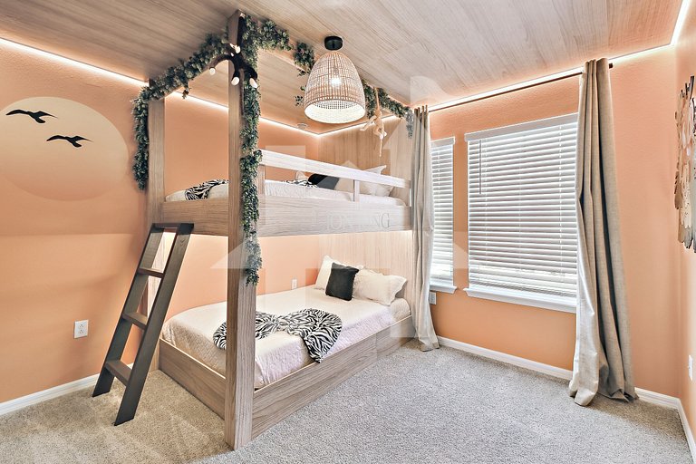 Vacation Home Near Disney, 5 bedrooms