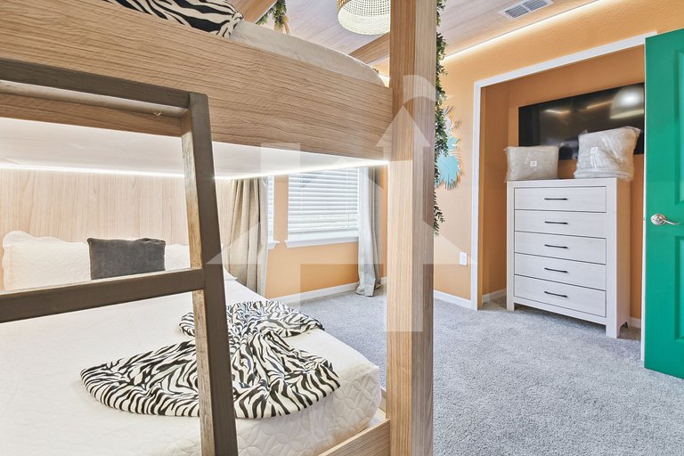 Vacation Home Near Disney, 5 bedrooms