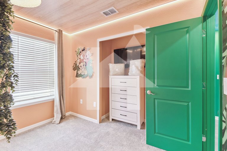Vacation Home Near Disney, 5 bedrooms