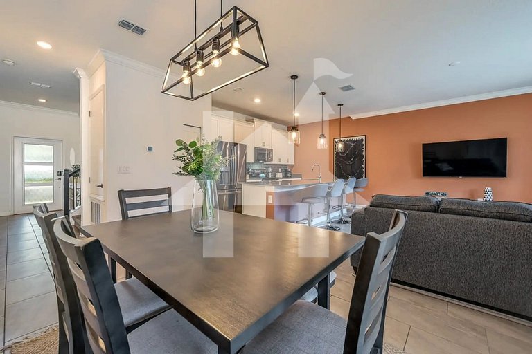Vacation Home Near Disney, 4 bedrooms