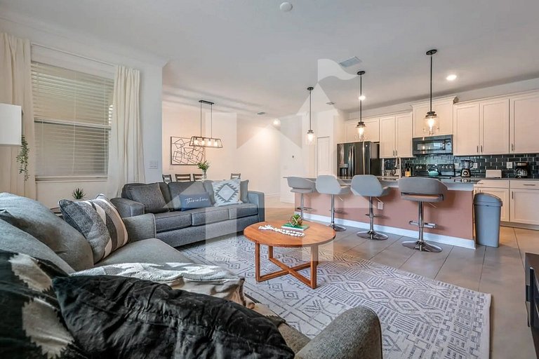 Vacation Home Near Disney, 4 bedrooms