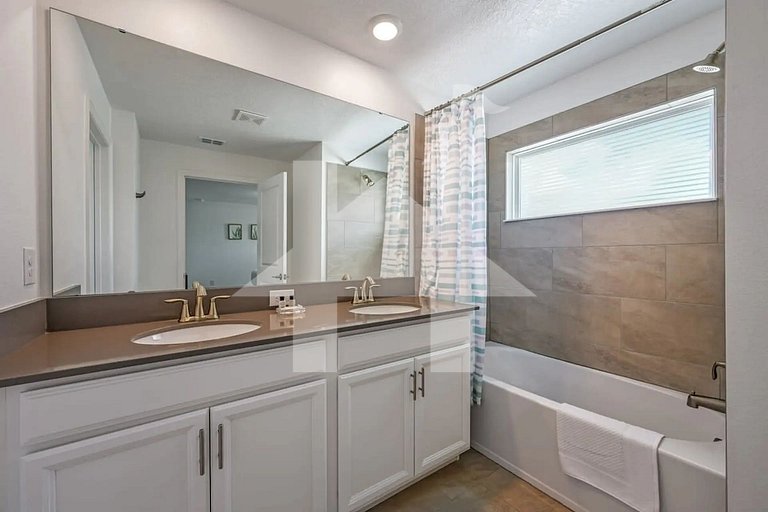 Vacation Home Near Disney, 4 bedrooms