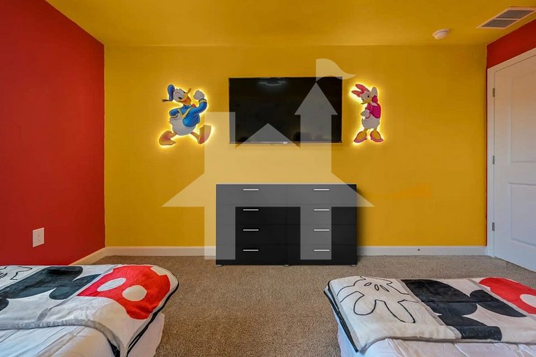 Vacation Home Near Disney, 4 bedrooms