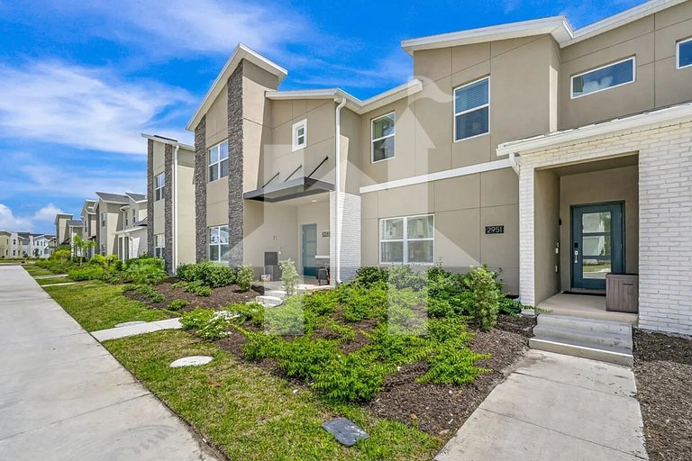 Vacation Home Near Disney, 4 bedrooms