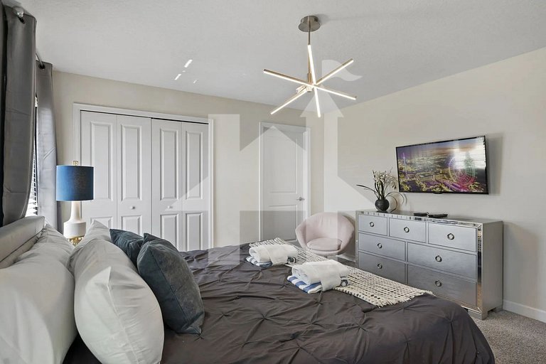 Vacation Home Near Disney, 4 bedrooms