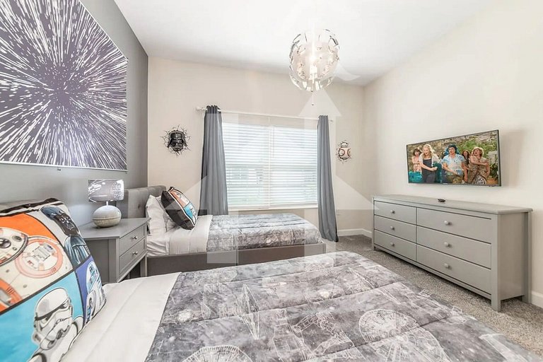 Vacation Home Near Disney, 5 bedrooms