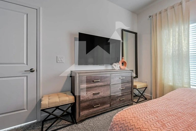Vacation Home Near Disney, 5 bedrooms