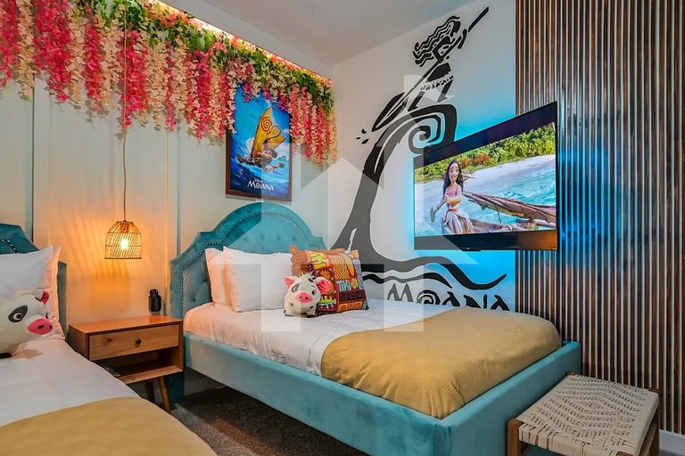 Vacation Home Near Disney, 5 bedrooms