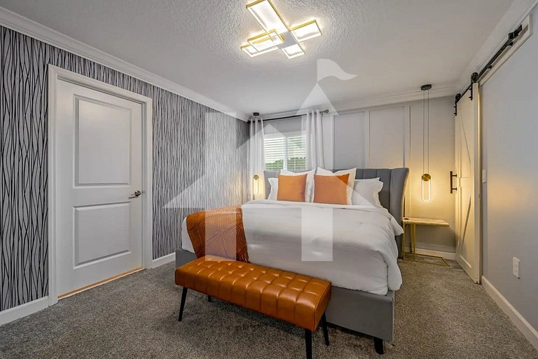 Vacation Home Near Disney, 5 bedrooms