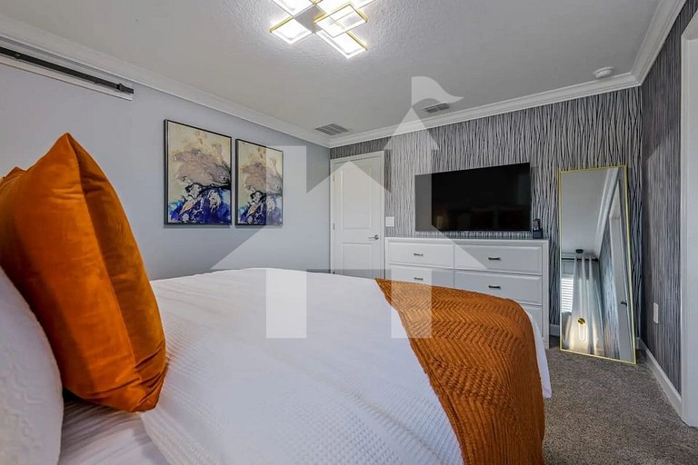 Vacation Home Near Disney, 5 bedrooms
