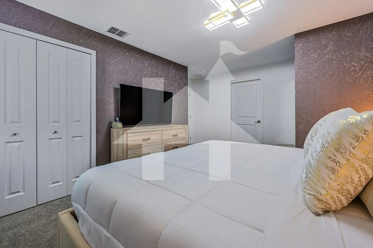 Vacation Home Near Disney, 5 bedrooms