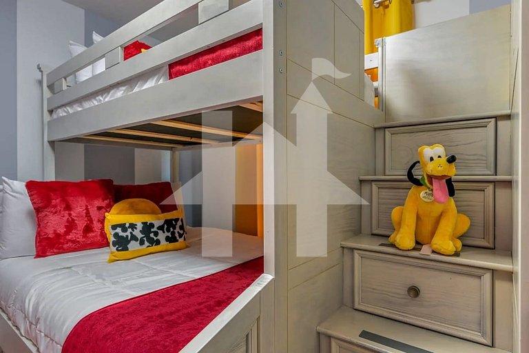 Vacation Home Near Disney, 5 bedrooms