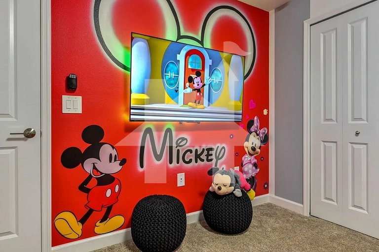 Vacation Home Near Disney, 5 bedrooms