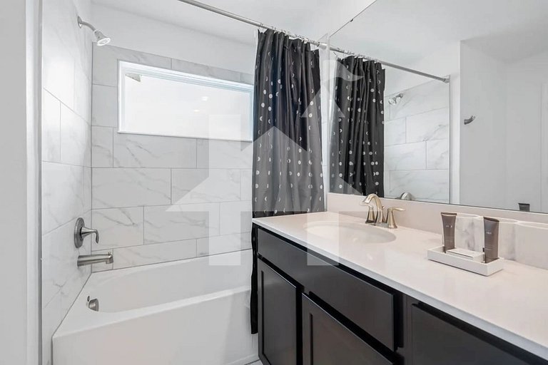 Vacation Home Near Disney, 4 bedrooms