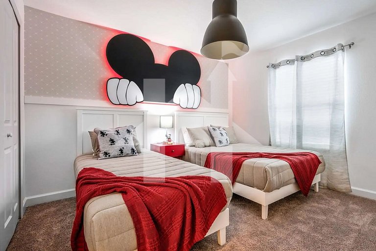Vacation Home Near Disney, 4 bedrooms