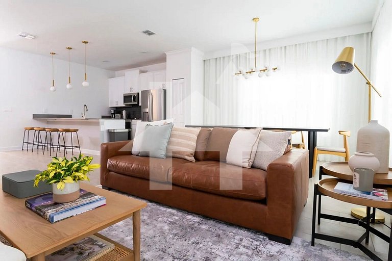 Vacation Home Near Disney, 5 bedrooms