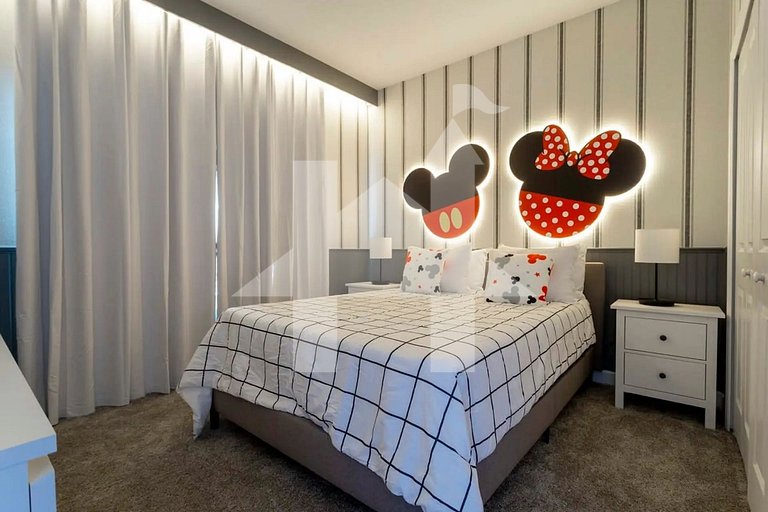 Vacation Home Near Disney, 5 bedrooms
