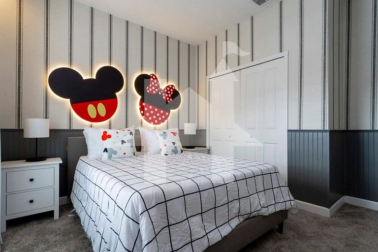 Vacation Home Near Disney, 5 bedrooms