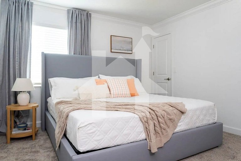 Vacation Home Near Disney, 5 bedrooms