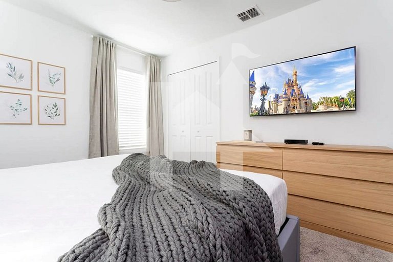 Vacation Home Near Disney, 5 bedrooms