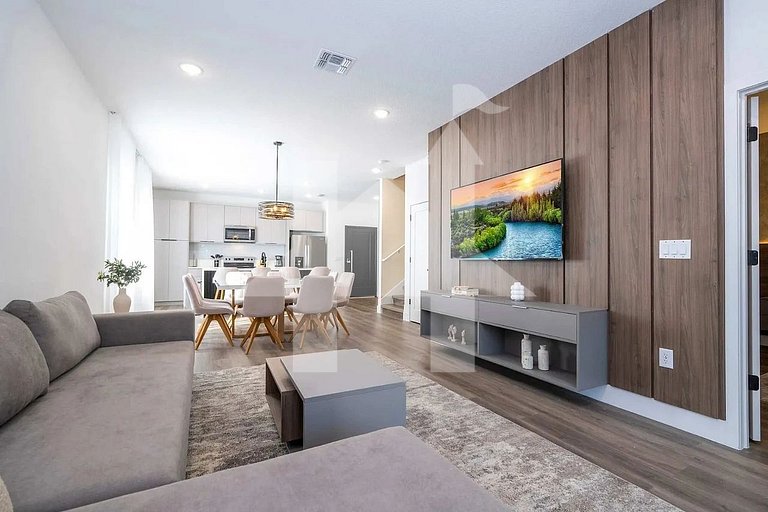 Vacation Home Near Disney, 5 bedrooms