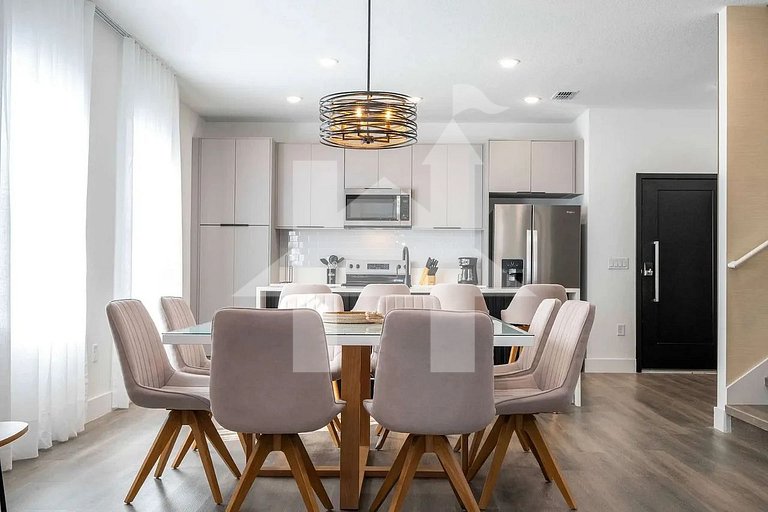 Vacation Home Near Disney, 5 bedrooms