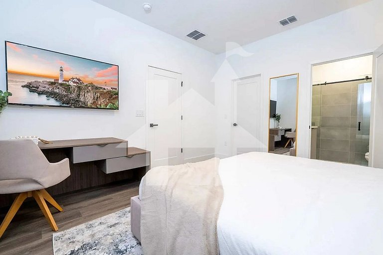 Vacation Home Near Disney, 5 bedrooms