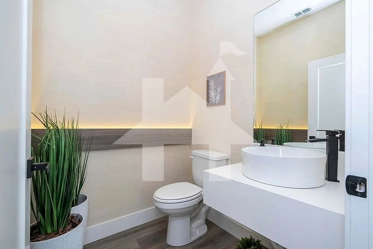 Vacation Home Near Disney, 5 bedrooms