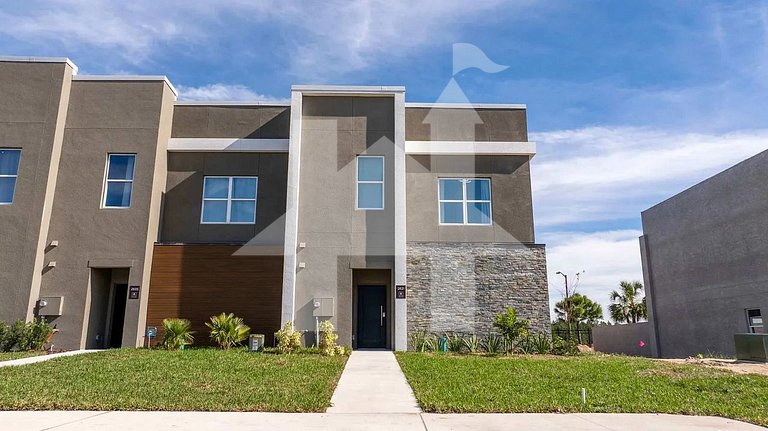 Vacation Home Near Disney, 5 bedrooms