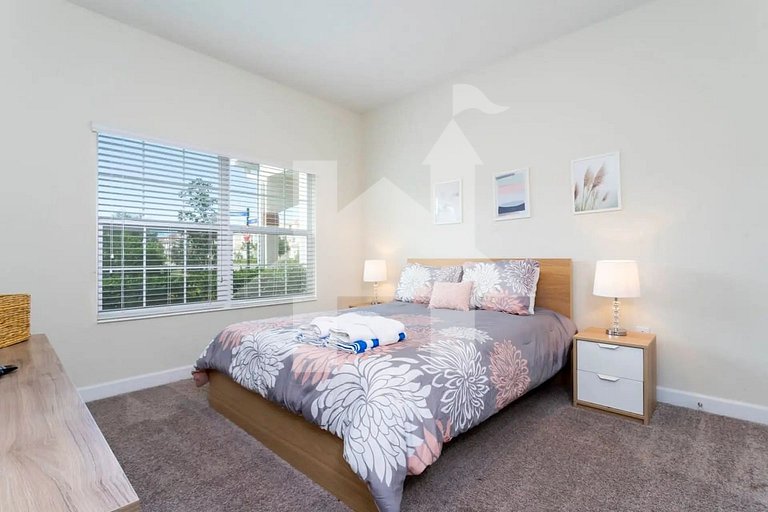 Vacation Home Near Disney, 4 bedrooms
