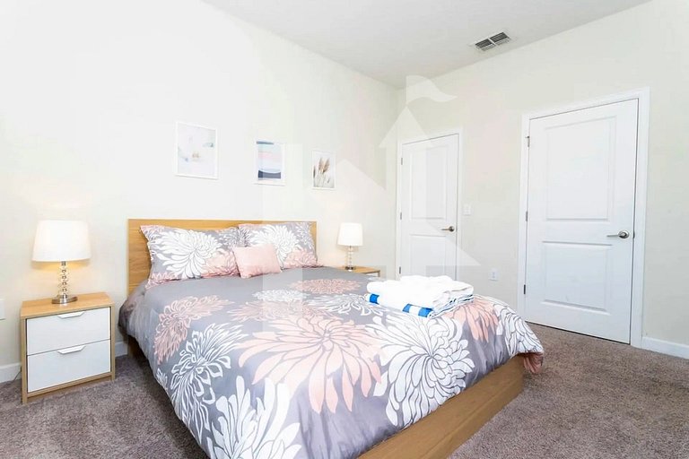 Vacation Home Near Disney, 4 bedrooms