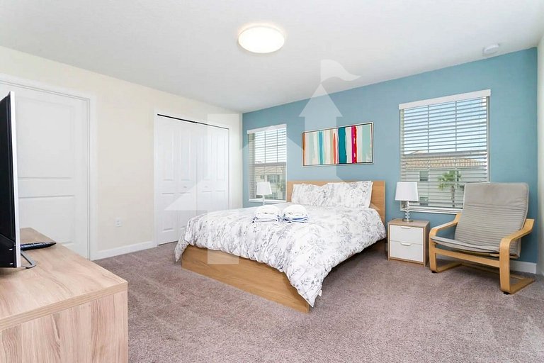 Vacation Home Near Disney, 4 bedrooms