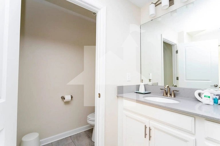 Vacation Home Near Disney, 4 bedrooms