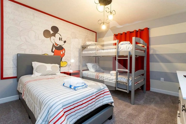 Vacation Home Near Disney, 4 bedrooms
