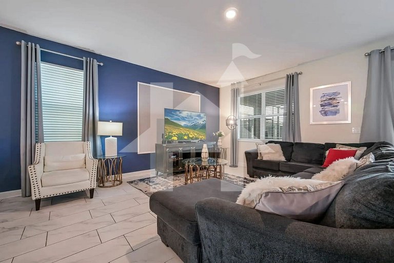 Vacation Home Near Disney, 9 bedrooms