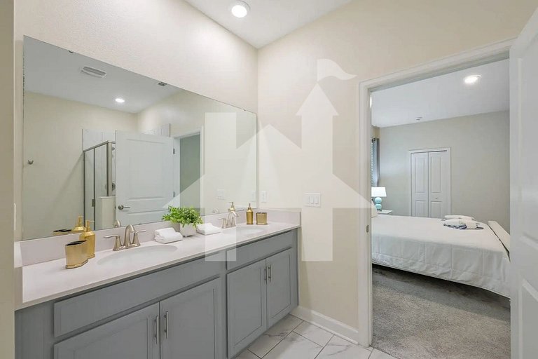Vacation Home Near Disney, 9 bedrooms
