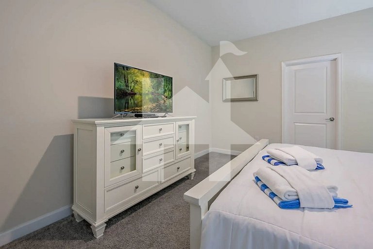 Vacation Home Near Disney, 9 bedrooms